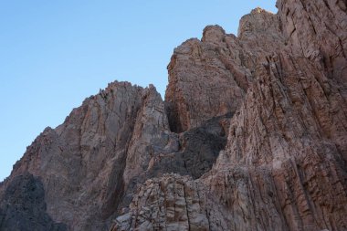Malakot Dağı vahası civarındaki güzel dağ manzarası, Wadi Gnai, Dahab, Güney Sina Valiliği, Mısır 