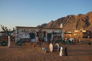 Sahilde dekorasyon. Dahab, Güney Sina Valiliği, Mısır 