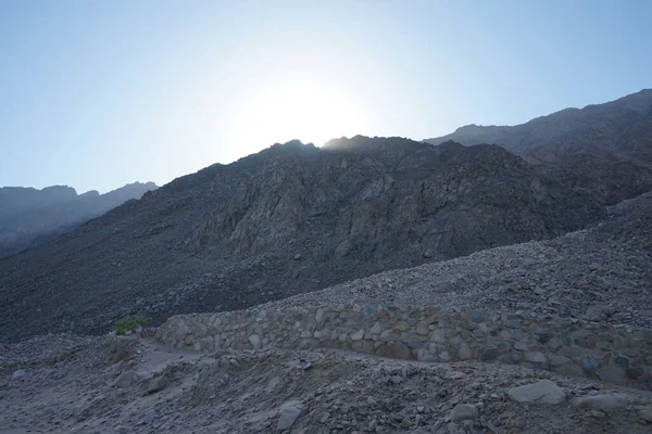 Dağın Tepesinde Gün Batımı Olan Güzel Bir Manzara Dahab Güney — Stok fotoğraf