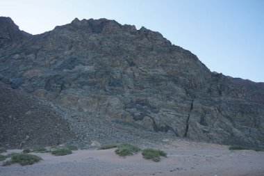 Malakot Dağı vahası civarındaki güzel dağ manzarası, Wadi Gnai, Dahab, Güney Sina Valiliği, Mısır  