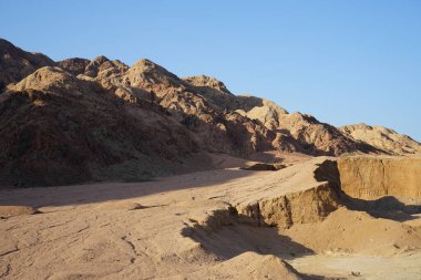 Malakot Dağı vahası civarındaki güzel dağ manzarası, Wadi Gnai, Dahab, Güney Sina Valiliği, Mısır  