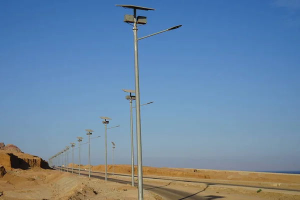Ηλιακοί Λαμπτήρες Κατά Μήκος Της Εθνικής Οδού Πράσινη Ενέργεια Dahab — Φωτογραφία Αρχείου