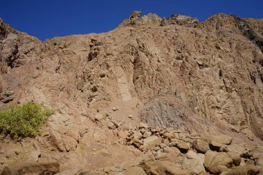 Malakot Dağı vahası civarındaki güzel dağ manzarası, Wadi Gnai, Dahab, Güney Sina Valiliği, Mısır 
