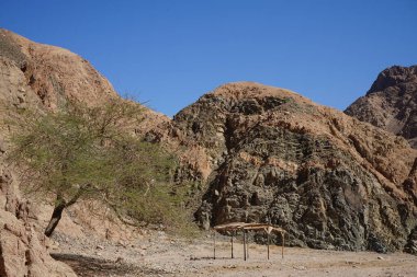 Malakot Dağı vahası civarındaki güzel dağ manzarası, Wadi Gnai, Dahab, Güney Sina Valiliği, Mısır 