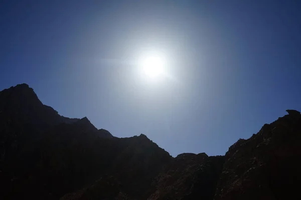 Sole Sulle Montagne Nell Oasi Montuosa Malakot Wadi Gnai Dahab — Foto Stock