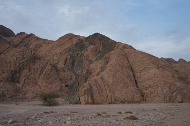 Malakot Dağı vahası civarındaki turistik güzergahın muhteşem manzarası. Dahab, Güney Sina Valiliği, Mısır   