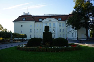 Kopenick Sarayı binasının bulunduğu Palace Meydanı Uygulamalı Sanatlar Müzesi, Alt-Kopenick, Berlin, Almanya