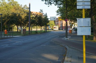 Berlin, Almanya sokaklarında klasik tramvay gezileri 