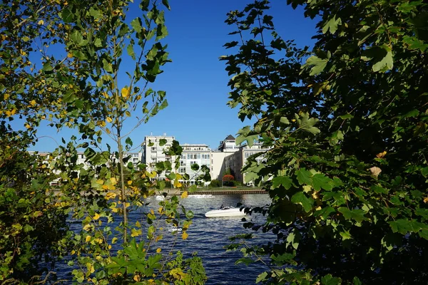 View River Spree Architecture Berlin Embankment Mentzelpark Berlin Germany — Zdjęcie stockowe