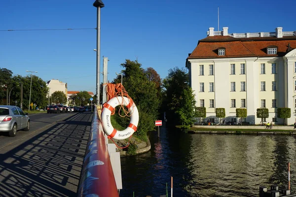 Lifebuoy Moście Lange Bruecke Przez Rzekę Dahme Koło Schloss Koepenick — Zdjęcie stockowe