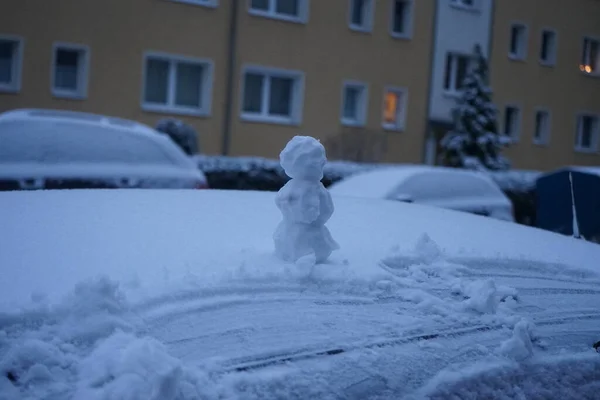 Muñeco Nieve Techo Del Coche Berlín Alemania —  Fotos de Stock