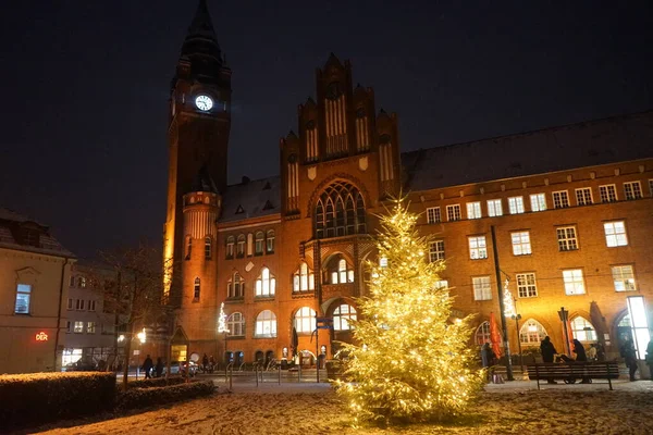 Lit Christmas Tree Background Koepenick Town Hall Evening Berlin Germany — Stockfoto