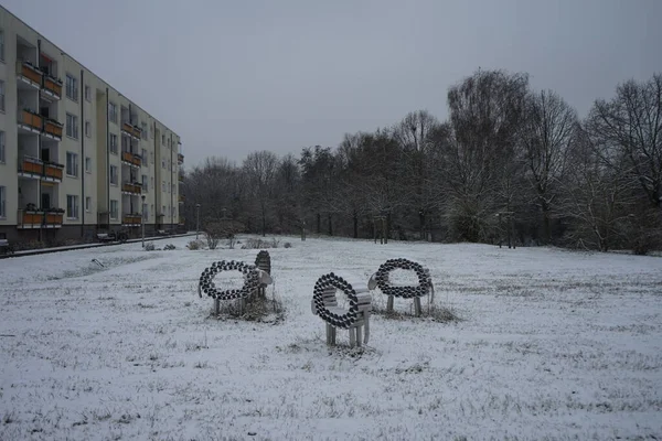 Decorative Aluminum Sheep Snowy Meadow December Berlin Germany — Foto Stock