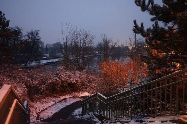 Сніжні Береги Річки Спрі Ввечері Грудні Берлін Німеччина — стокове фото