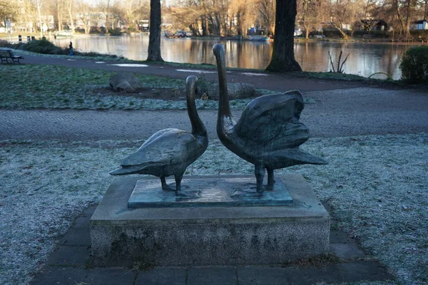 Statue Pair Swans Park Winter 12555 Berlin Germany — Foto Stock