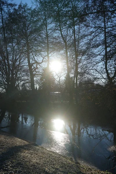 Sol Invierno Sobre Estrecho Río Wuhle Enero Berlín Alemania — Foto de Stock