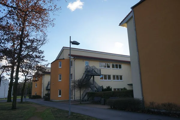 Casa Cuidados Enfermagem Com Uma Escada Incêndio Espiral Biesdorf Berlim — Fotografia de Stock