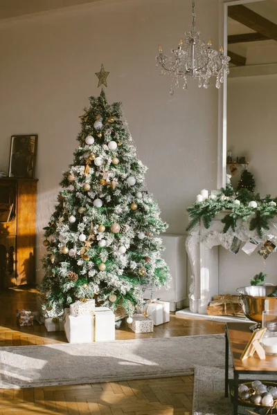 Interior de Navidad en estilo retro. —  Fotos de Stock