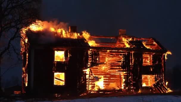 Burning House Old Wood House Burning Fire — Vídeo de Stock