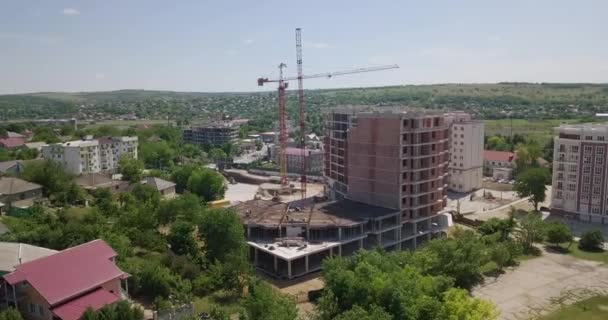 Panoramic View Afar Apartment Building Construction Construction Site Filmed Day — стоковое видео