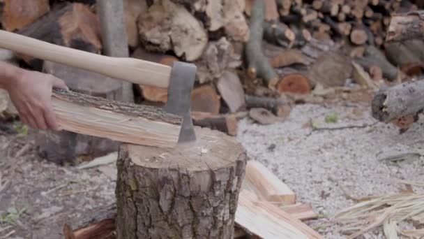 Man Working Split Wood Axe His Hands Man Prepares Wood — Stock Video