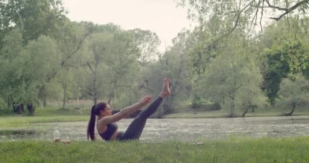 Fitness Spor Eğitim Park Yaşam Tarzı Konsepti Kız Dışarıda Egzersiz — Stok video