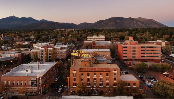 Hotel Monte Vista dans le centre historique de Flagstaff. — Photo