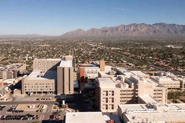 Медицинский центр Университета Баннера в Тусоне, Аризона, антенна — стоковое фото