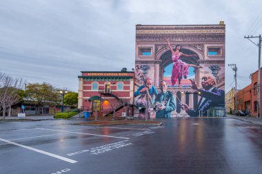 Eureka, California, Richard Sweasey tiyatrosunun arkası şimdi de Arkley Center.
