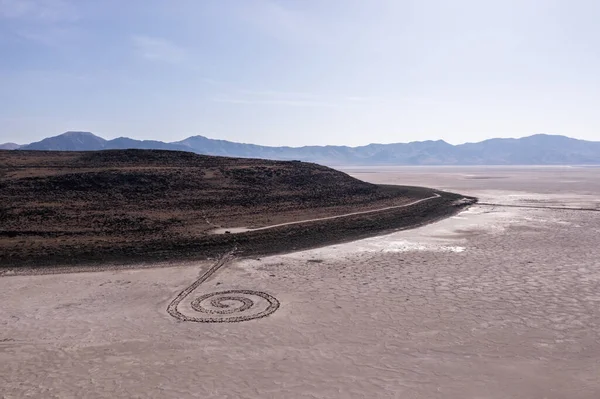 Spiral Jetty, Utah 'taki Büyük Salt Lake' de bir sanat tesisi, insansız hava aracı. 