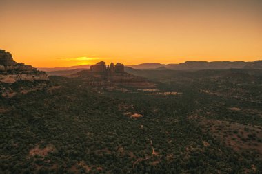 Manzaralı manzara, Sedona, Arizona, ABD gün batımında