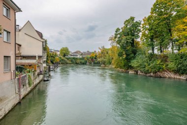 Ren Nehri kıyısı Rheinfelden 'den geçiyor, İsviçre ve Almanya' yı bölüyor.. 