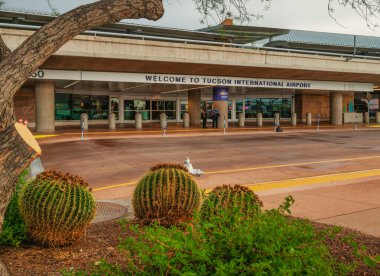 20 Temmuz 2022, Tucson, Arizona, ABD. Tucson Arizona Havaalanı 'nın dış girişi.. 