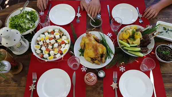 Dîner Noël Famille Dinde Sur Table Vue Dessus Table Fête — Photo