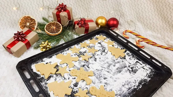 Bandeja Forno Biscoitos Forma Árvores Natal Estrelas Homem Chato Gengibre — Fotografia de Stock