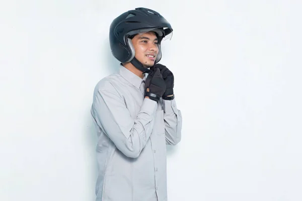 Портрет Красивый Азиатский Мужчина Мотоциклетным Военным Шлемом Белом Фоне — стоковое фото