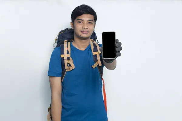 Junge Asiatische Sportliche Mann Demonstriert Handy Auf Weißem Hintergrund — Stockfoto