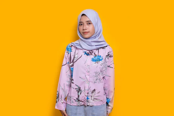 Portrait Young Asian Muslim Woman Head Scarf Isolated Yellow Background — Φωτογραφία Αρχείου