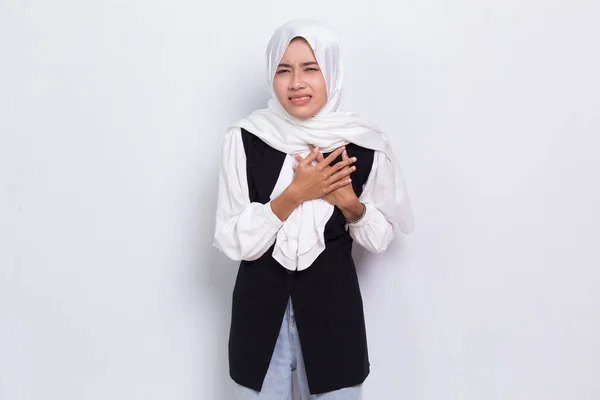 Young Beautiful Muslim Asian Woman Having Heart Attack Isolated White — Zdjęcie stockowe