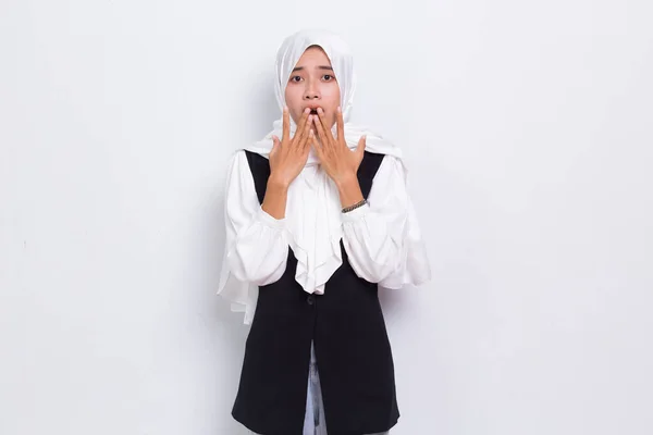 Young Asian Beautiful Muslim Woman Shocked Covering Mouth Hands Mistake — Stockfoto