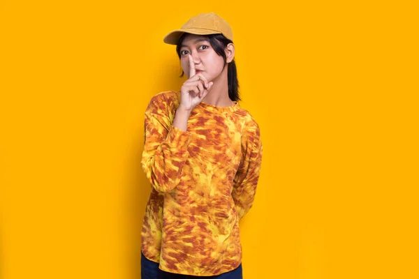 Young Asian Woman Shocked Covering Mouth Hands Mistake Secret Isolated — Stock Photo, Image