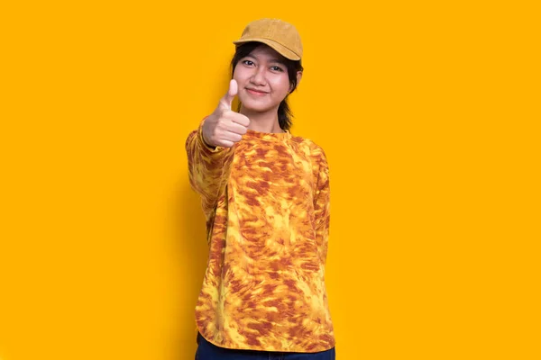 Young Asian Beautiful Woman Sign Gesture Tumb Isolated Yellow Background — Foto de Stock