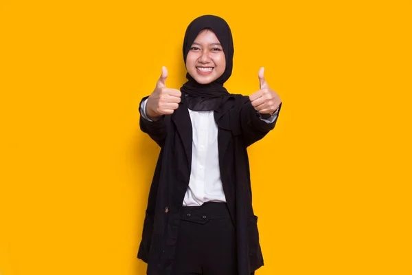 Young Asian Beautiful Muslim Woman Sign Gesture Tumb Isolated Yellow — Stock Fotó