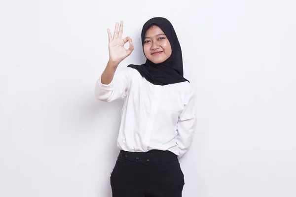 Young Asian Beautiful Muslim Business Woman Sign Gesture Tumb Isolated — Stock Photo, Image