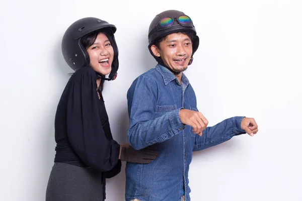 Retrato Joven Pareja Asiática Con Casco Moto Aislado Sobre Fondo —  Fotos de Stock