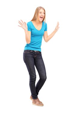 Genç heyecanlı kadın el hareketi