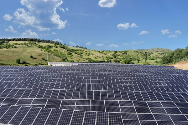 Pannelli solari fotovoltaici — Foto Stock