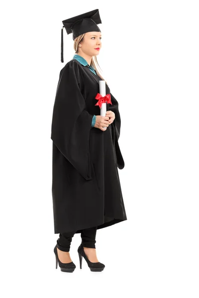 Feminino graduado segurando um diploma — Fotografia de Stock