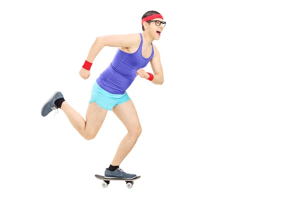 Töntig kille ridning liten skateboard — Stockfoto