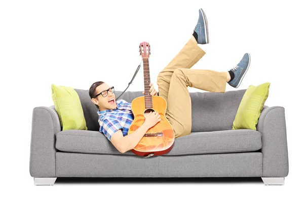 Male playing guitar — Stock Photo, Image